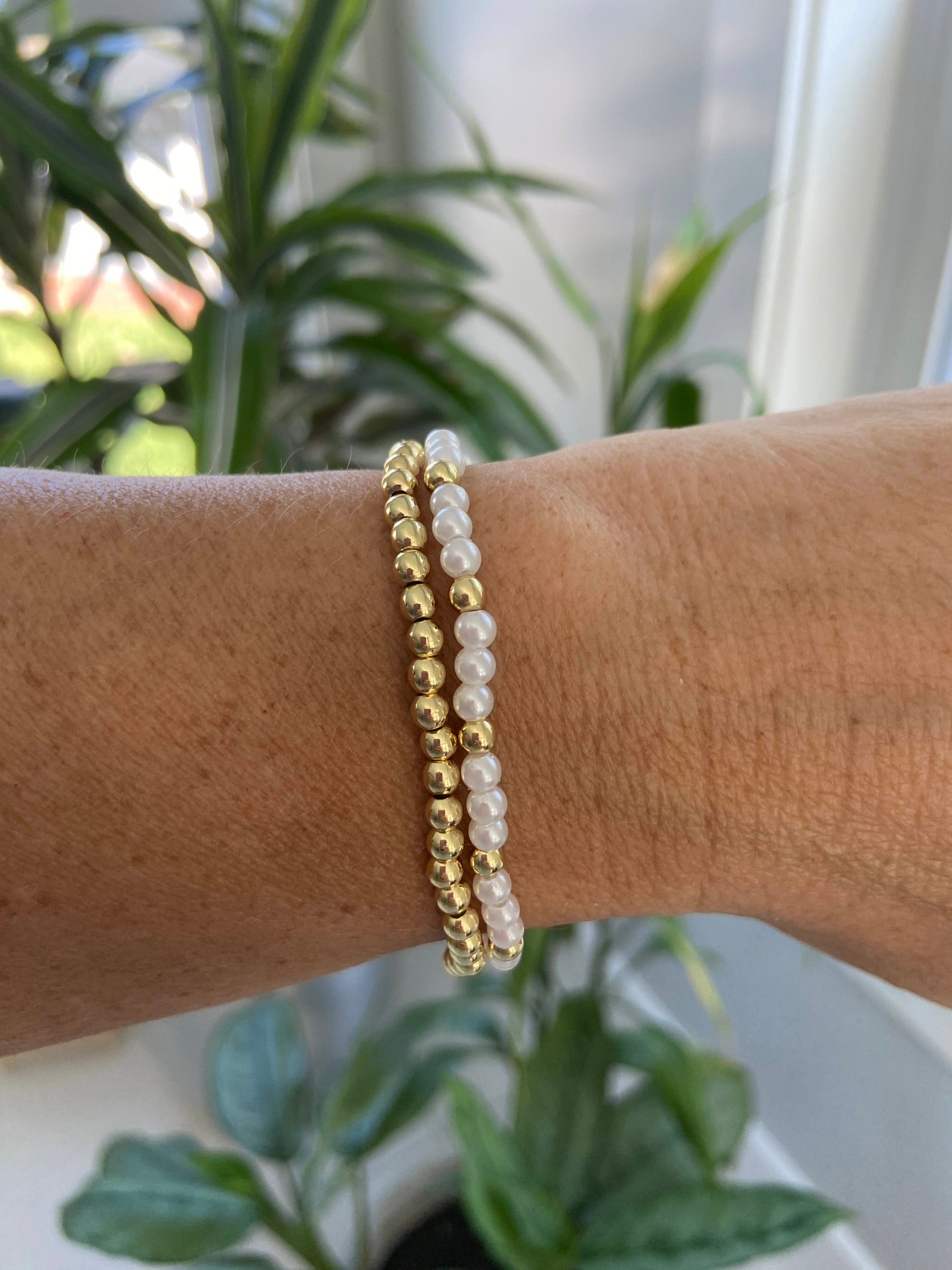 18K gold-filled 4mm beaded bracelet with pearl accents