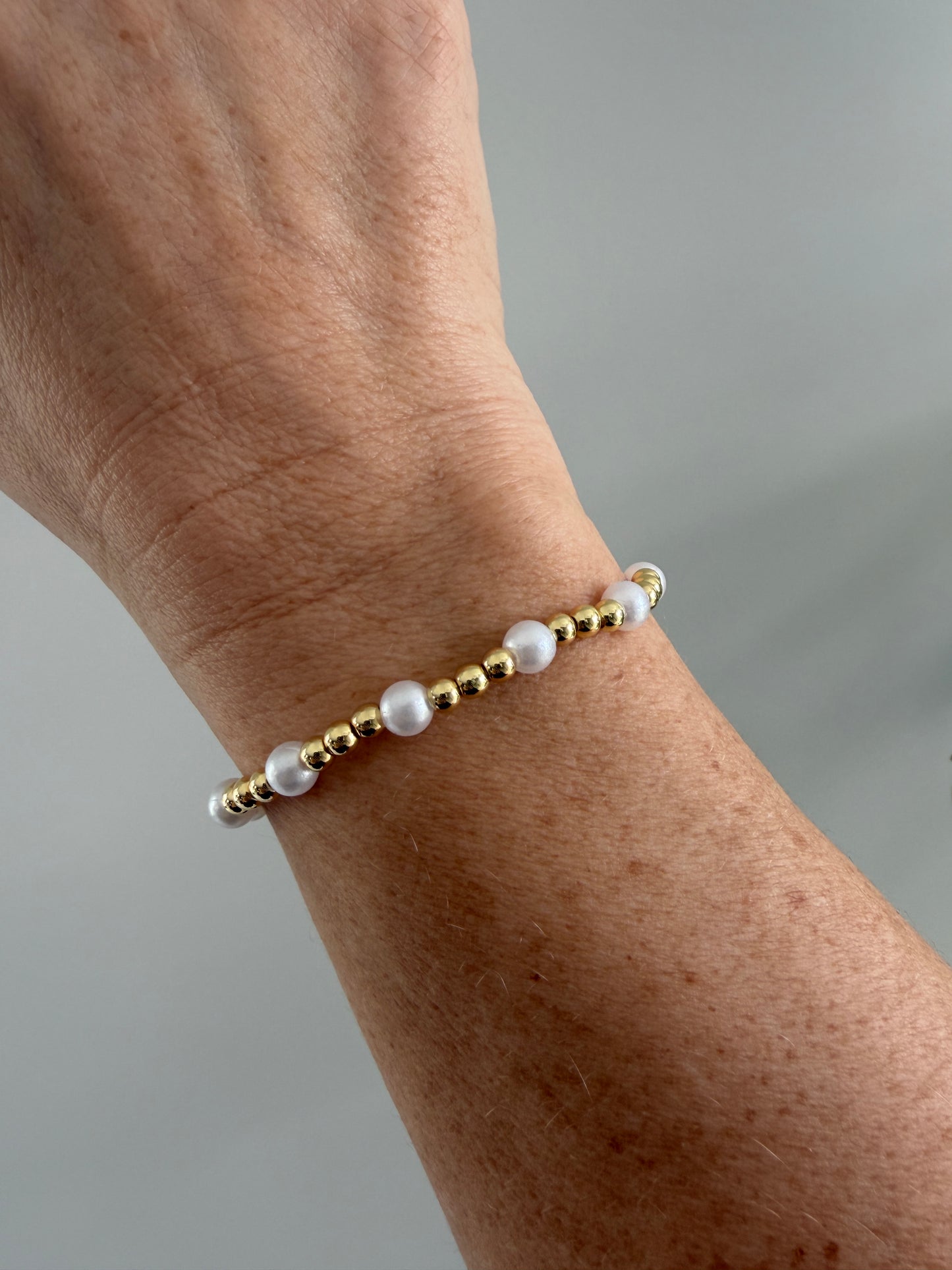 18K gold-filled 4mm beaded bracelet with pearl accents