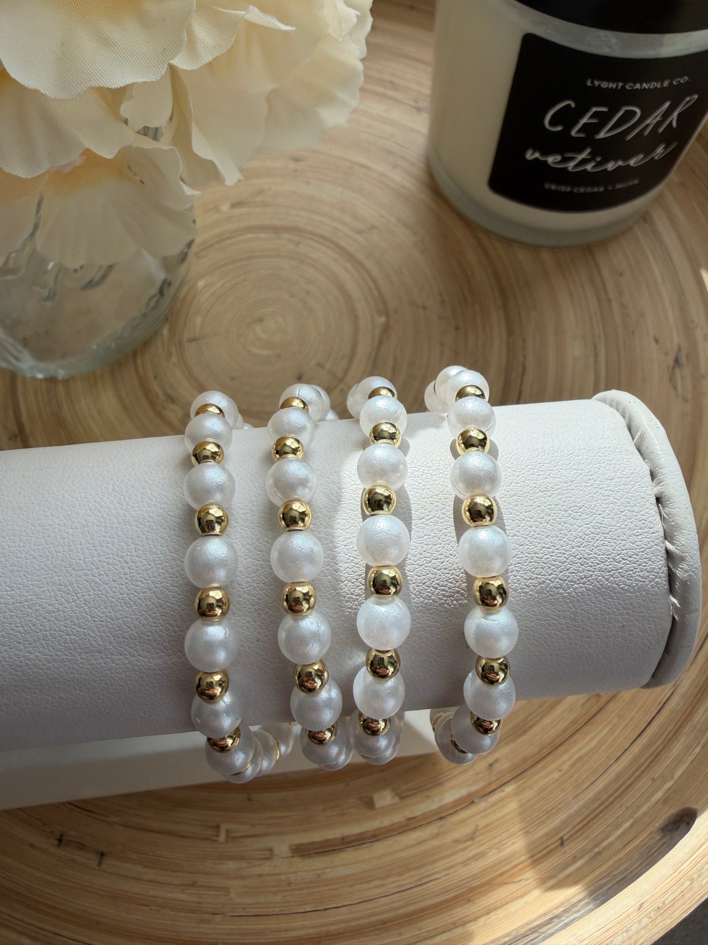 Minimalist 18K gold-filled 4mm beaded bracelet with pearls for everyday wear